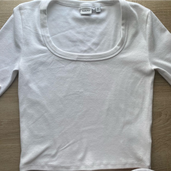 Aritzia Sunday best long sleeve - Picture 2 of 5